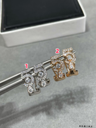 Chanel 5-word Earrings