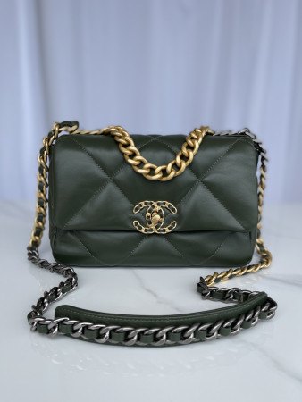 CHANEL 19 HANDBAG Shiny Leather, Gold-Tone, Silver-Tone & Ruthenium-Finish Metal Dark Green 6.2 × 10.1 × 3.5 in