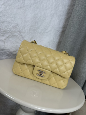 Chanel Mini Flap Bag 20x12x6cm