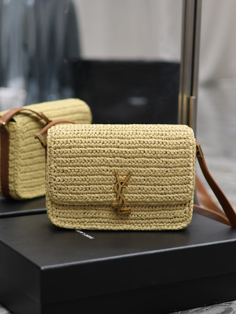 YSL SOLFERINO MEDIUM IN RAFFIA AND VEGETABLE-TANNED LEATHER NATUREL AND BRICK 9.1 X 6.3 X 2.4 INCHES