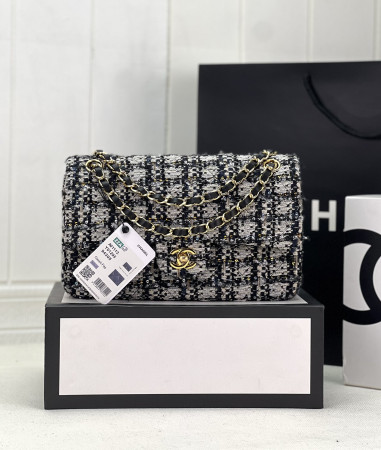 CHANEL CLASSIC 11.12 HANDBAG Tweed & Gold-Tone Metal   6 × 9.9 × 2.5 in