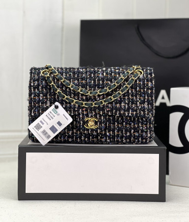 CHANEL CLASSIC 11.12 HANDBAG Tweed & Gold-Tone Metal   6 × 9.9 × 2.5 in
