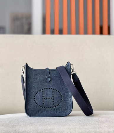Hermès Evelyne Bag 16CM