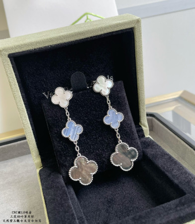 Van Cleef & Arpels Three-leaf clover Earrings