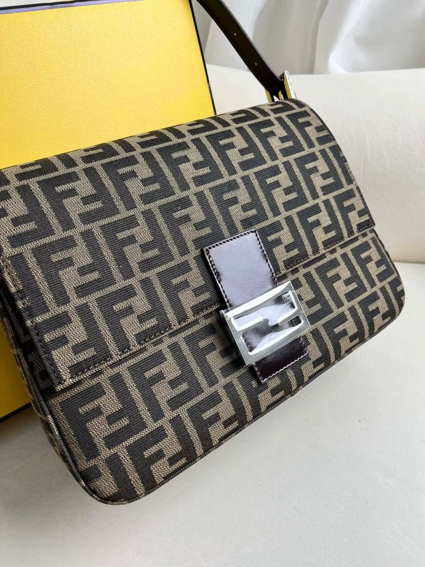 Fendi Zucca Pattern Mamma Bucket Shoulder Bag 29x21x11cm