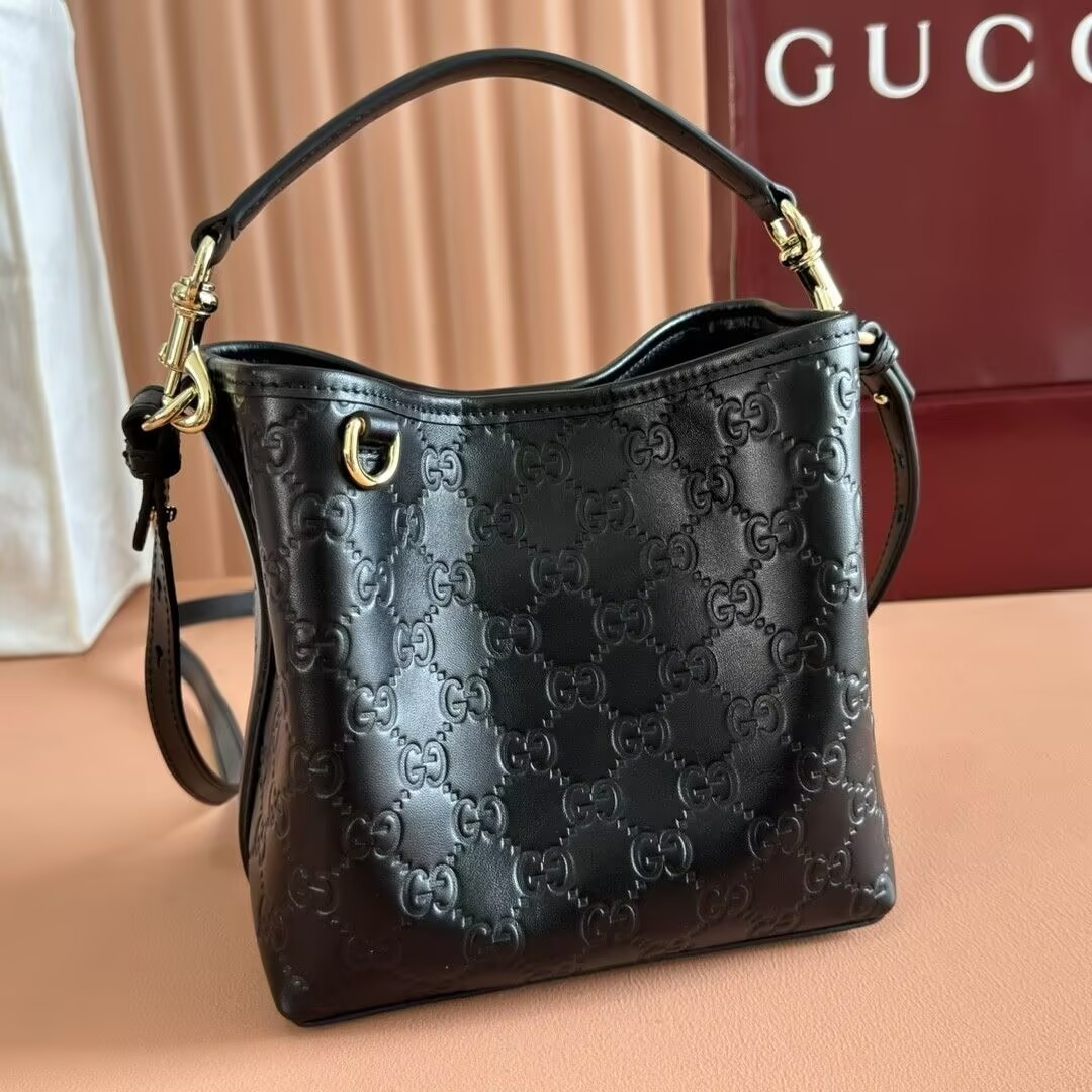 Gucci GG Emblem Small Bucket Bag 19x18x11cm