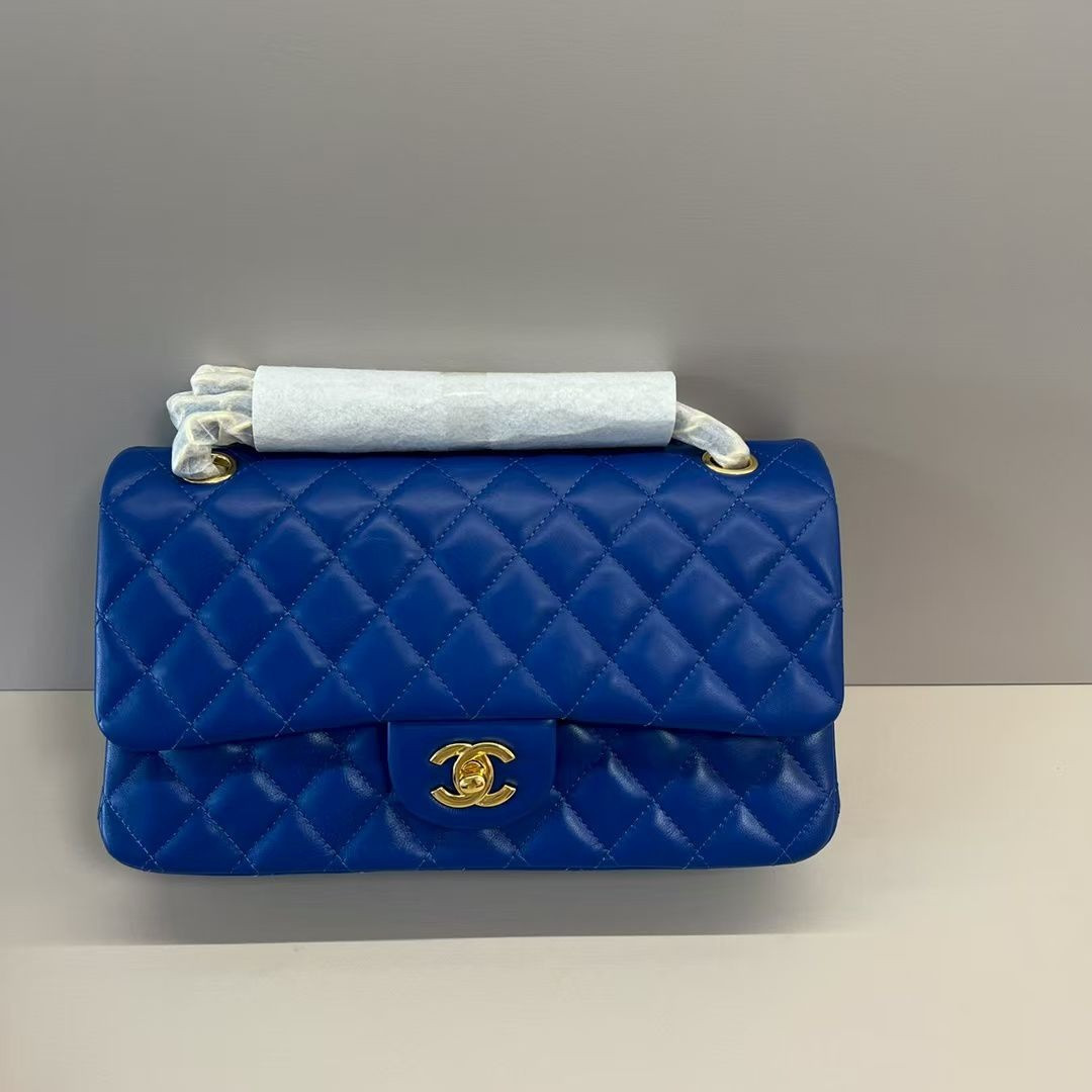 Chanel Classic Flap Bag 15x25.5x6cm