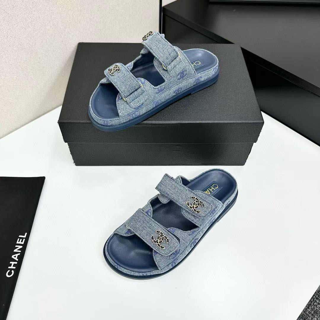 UA Chanel Slides