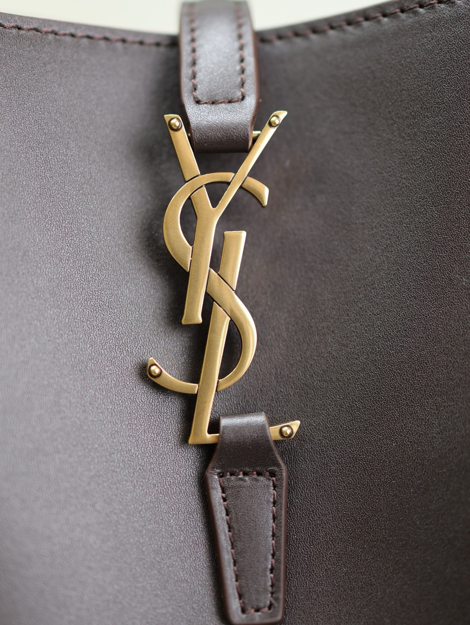 YSL LE 37 In Shiny Leather 26x20x12cm