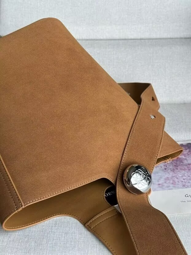 Loewe Large Pebble bucket bag in suede calfskin 33x28x28cm