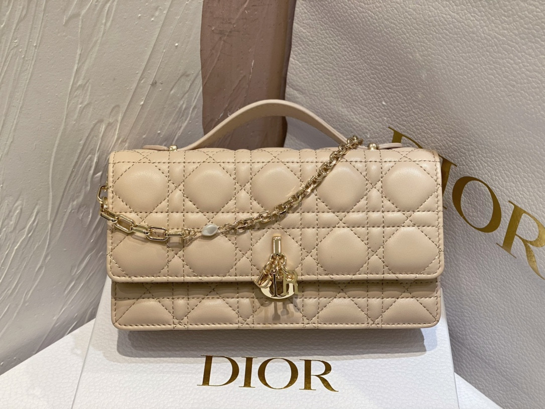 MISS DIOR Mini Handbag Beige Cannage Woven Pattern Lambskin S0980ONMJ-M116 21 x 11.5 x 4.5 cm