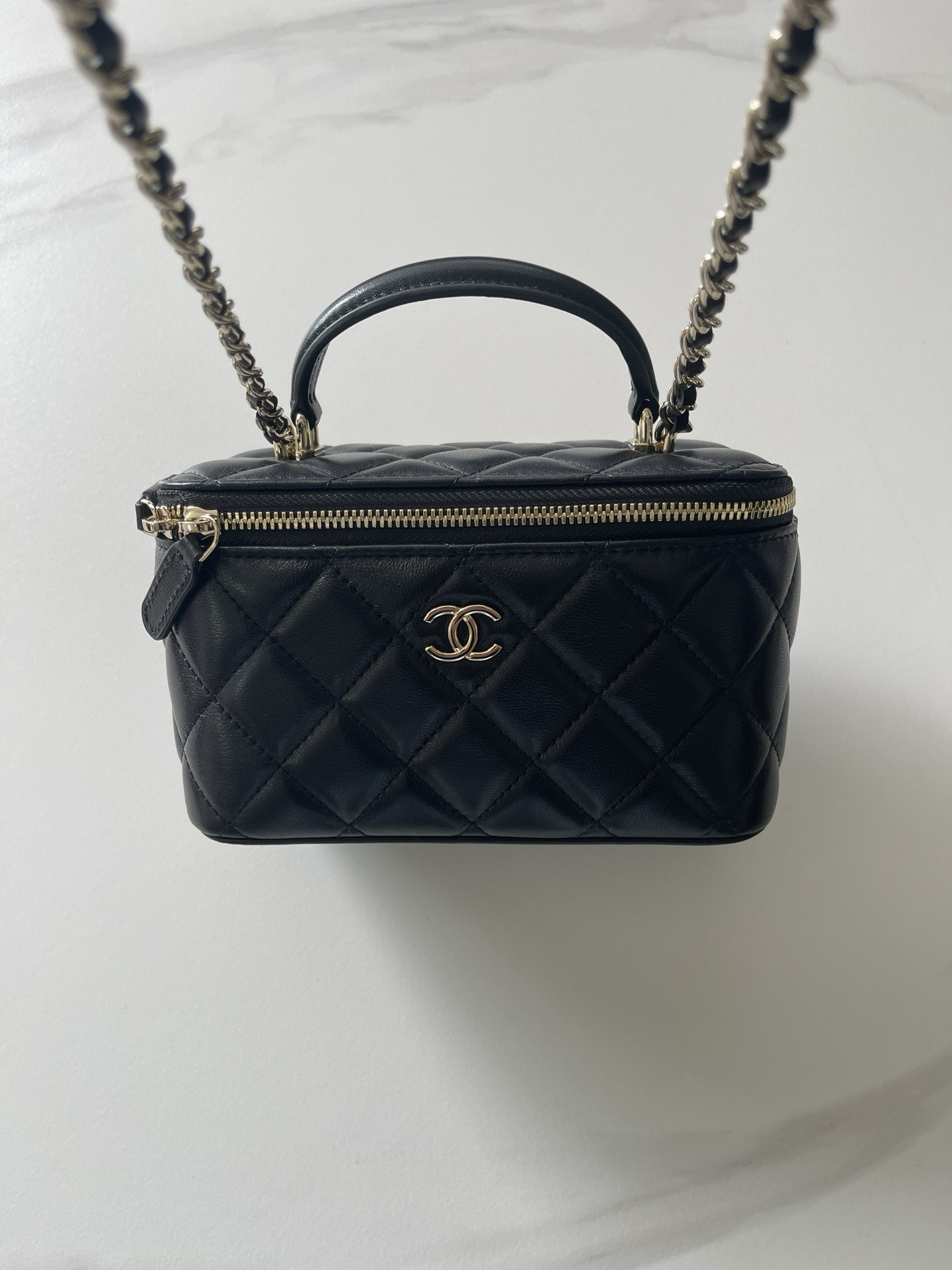 CHANEL with chain 16X9.5X8cm