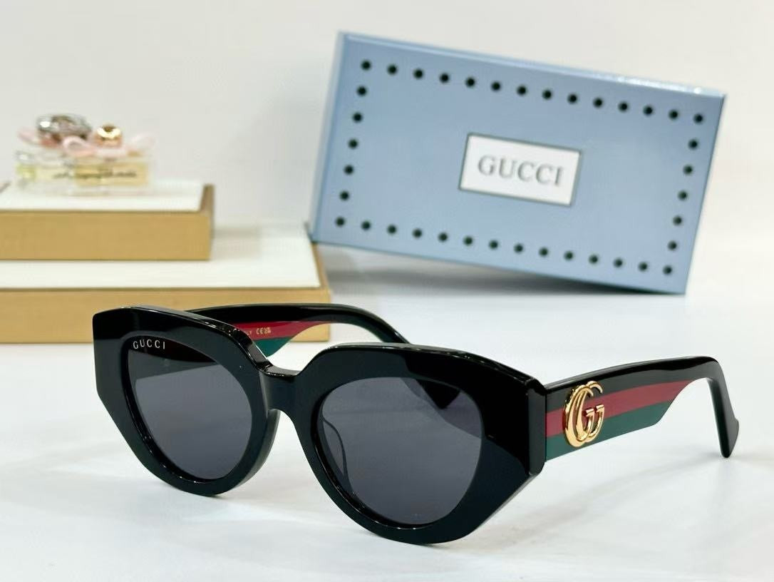 Gucci Glasses GG1843S
