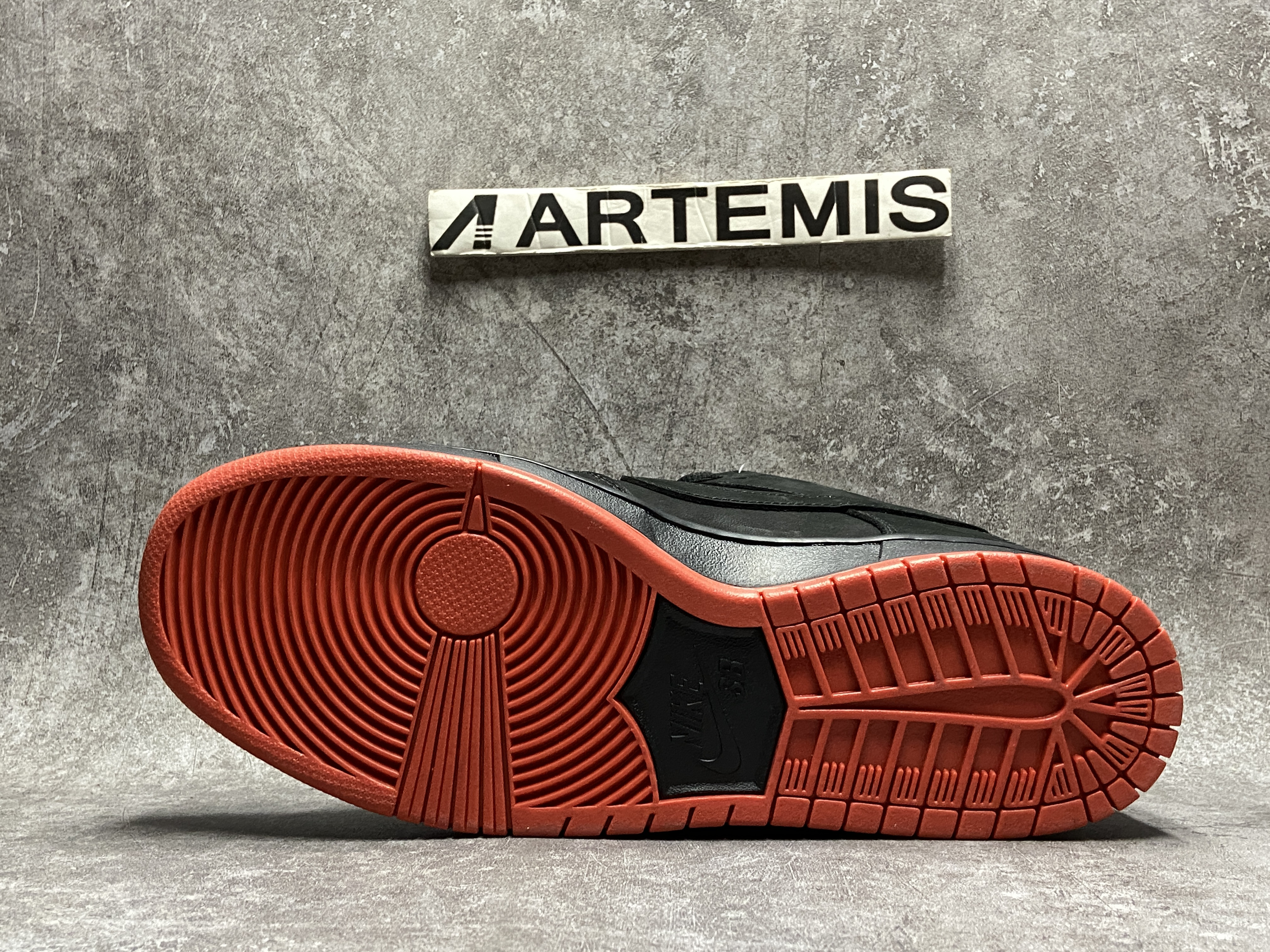 Nike SB Dunk Low Black Pigeon