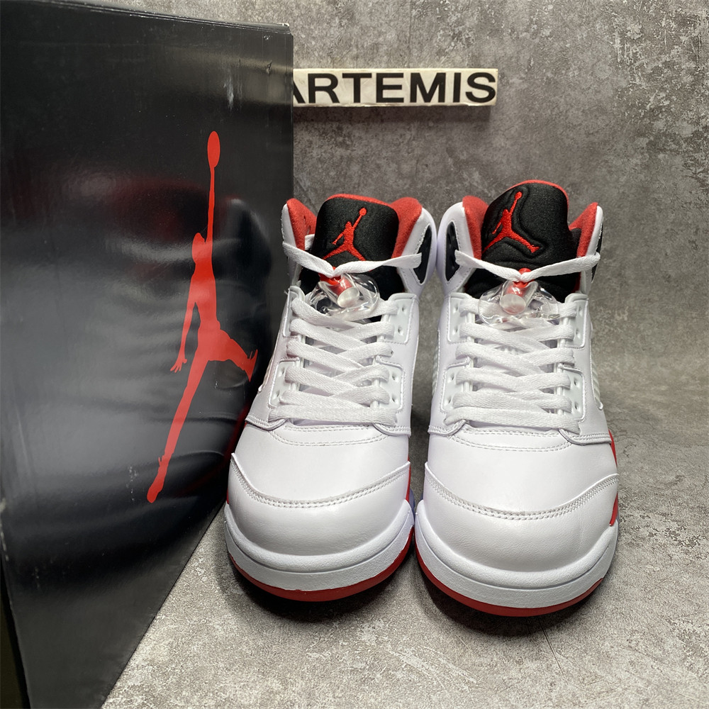 AIR JORDAN 5 RETRO