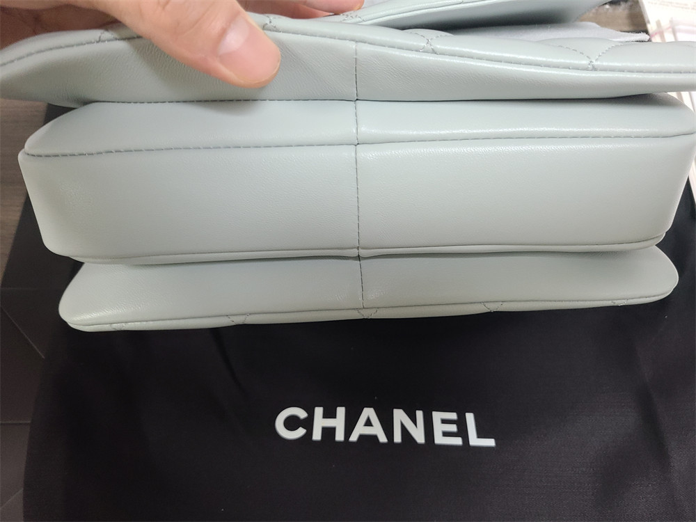 CHANEL FLAP BAG WITH TOP HANDLE 6.6 × 9.8 × 4.7 in