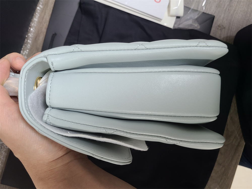 CHANEL FLAP BAG WITH TOP HANDLE 6.6 × 9.8 × 4.7 in