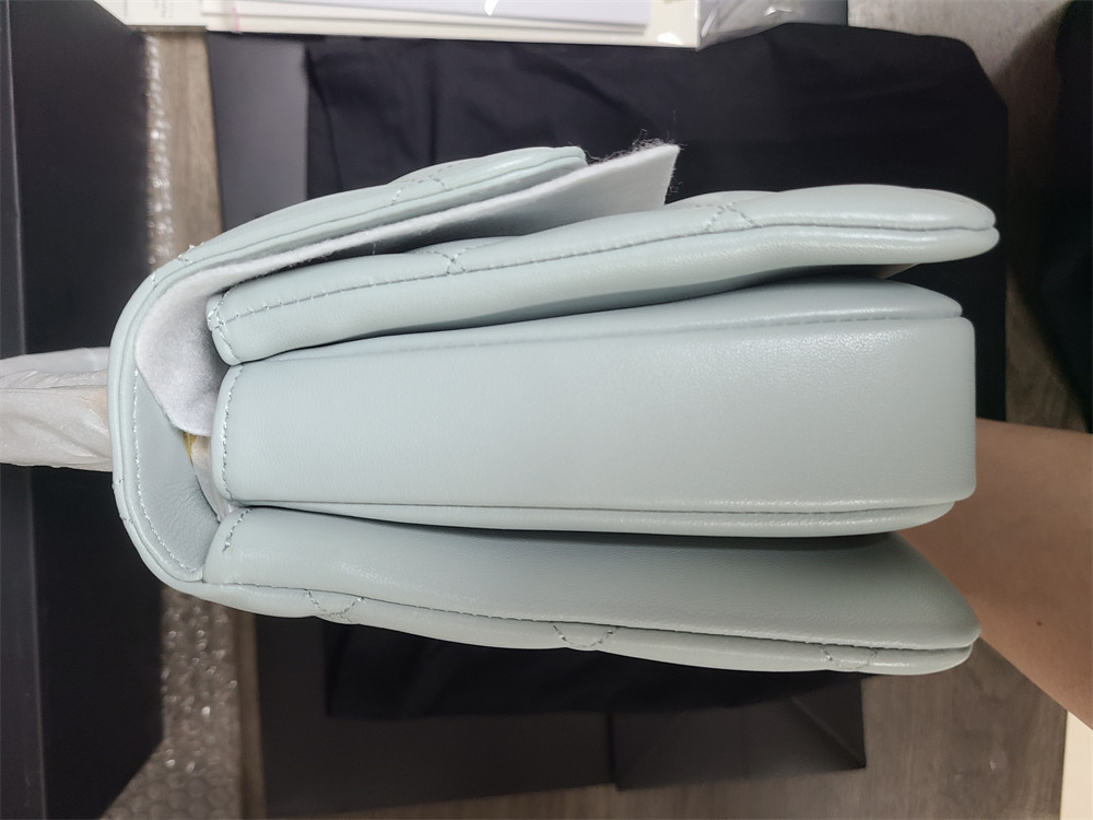 CHANEL FLAP BAG WITH TOP HANDLE 6.6 × 9.8 × 4.7 in