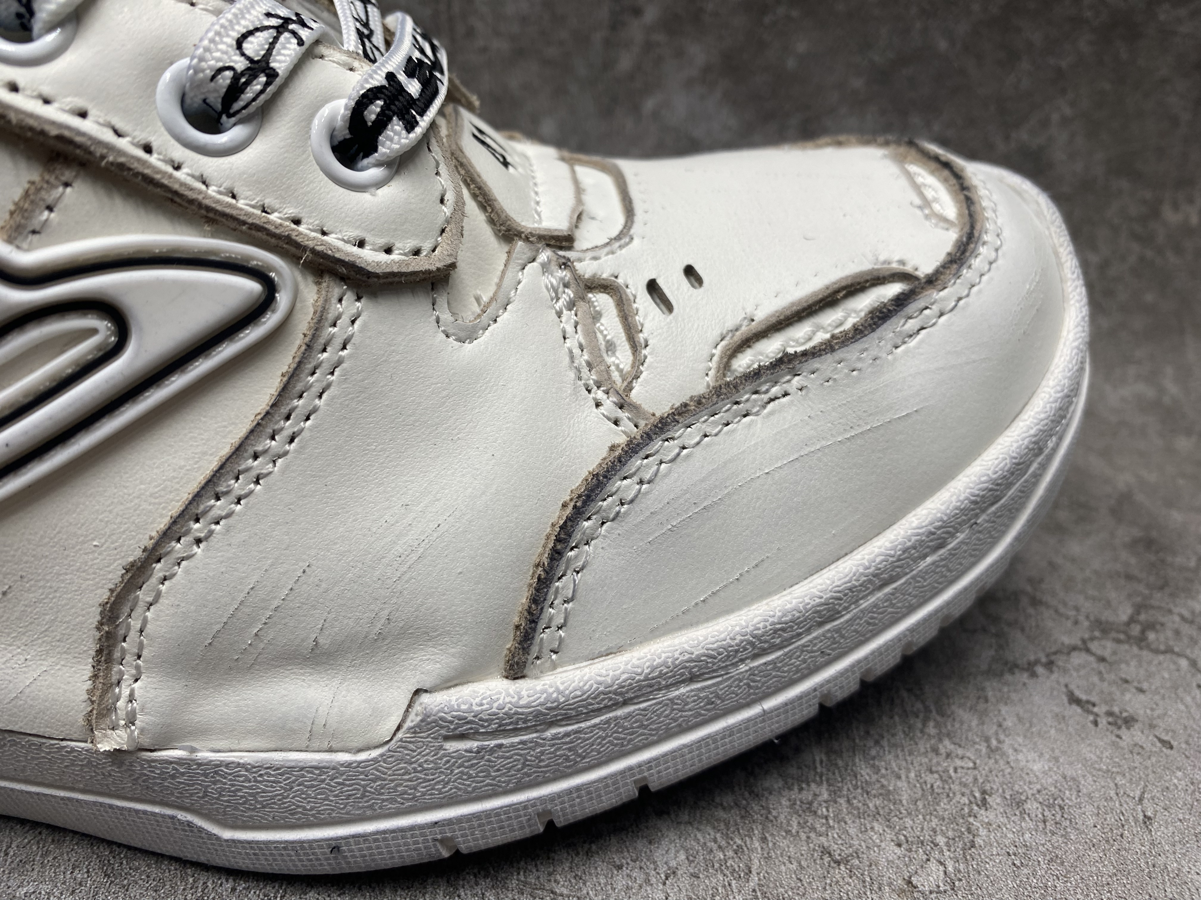 UA Balenciaga Hamptons Medium Worn-out Sneaker in White(run one size large)