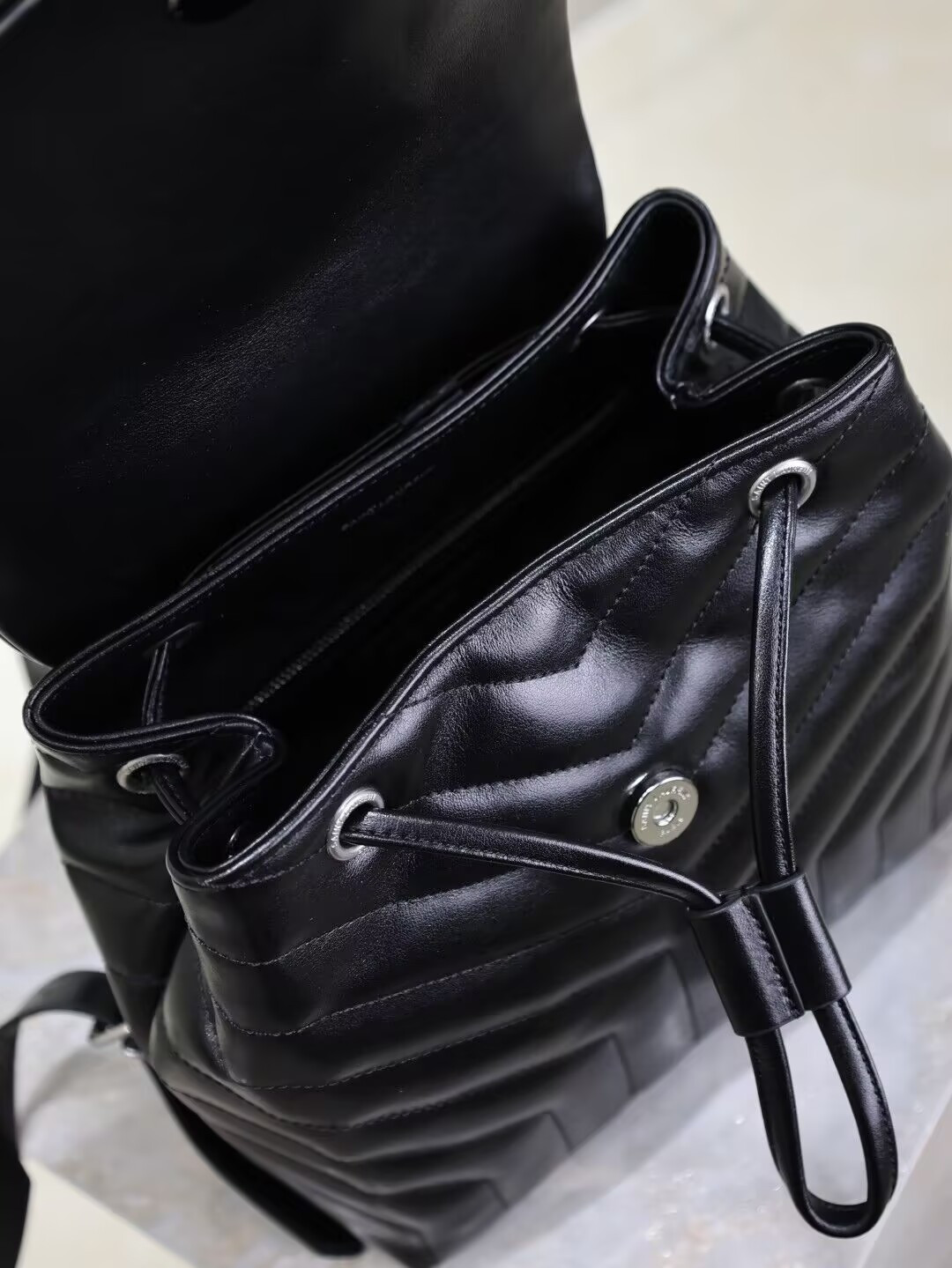 YSL LOULOU BACKPACK BLACK 26x22x11cm