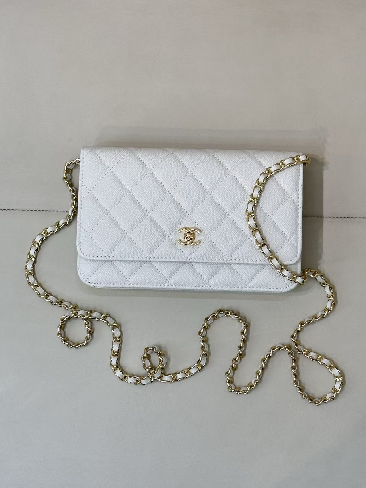 CHANEL WOC CLASSIC WALLET ON CHAIN 13x19cm