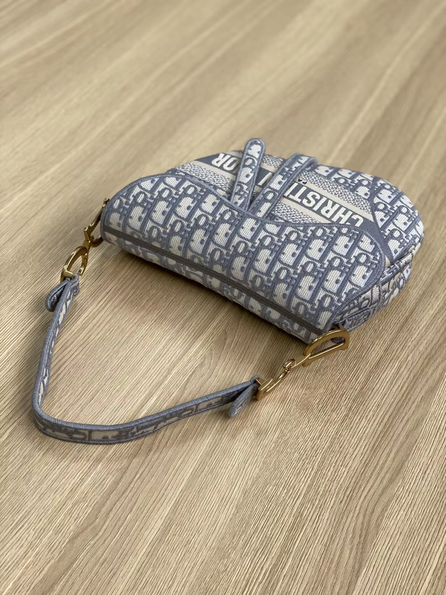 Dior Saddle Bag 25.5 x 20 x 6.5CM