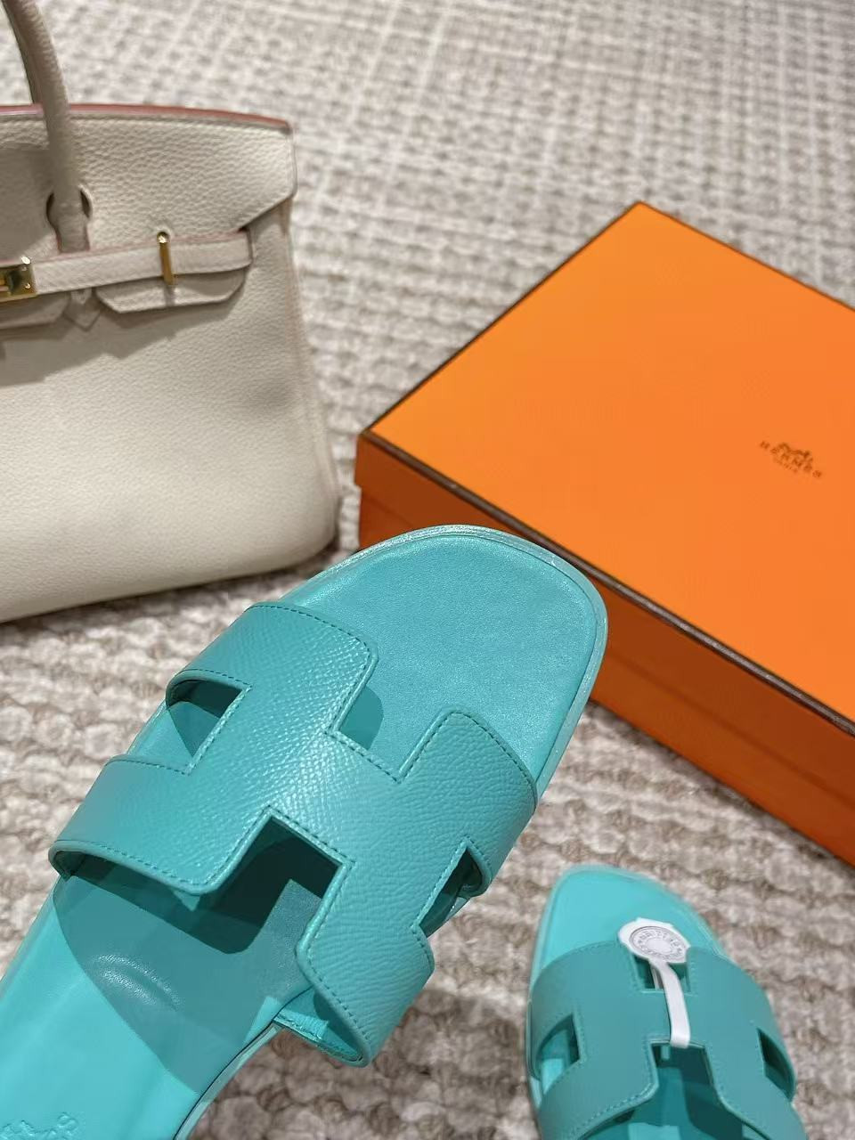 UA Hermès Oran sandal