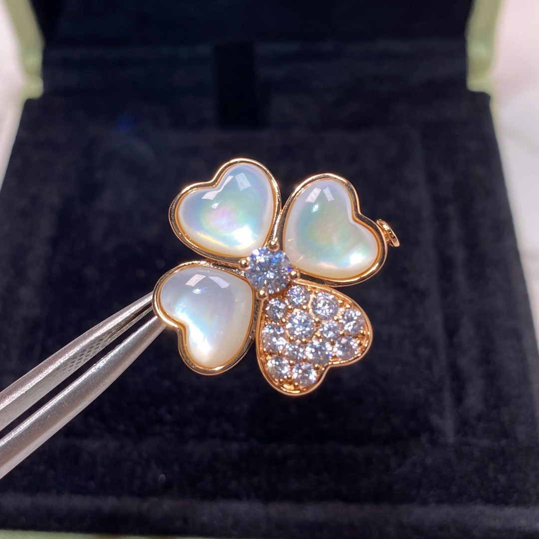 Van Cleef & Arpels four-leaf clover necklace
