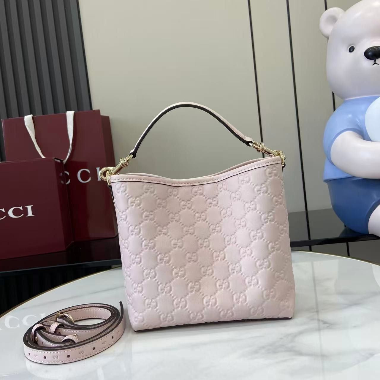Gucci GG Emblem Small Bucket Bag 19x18x11cm