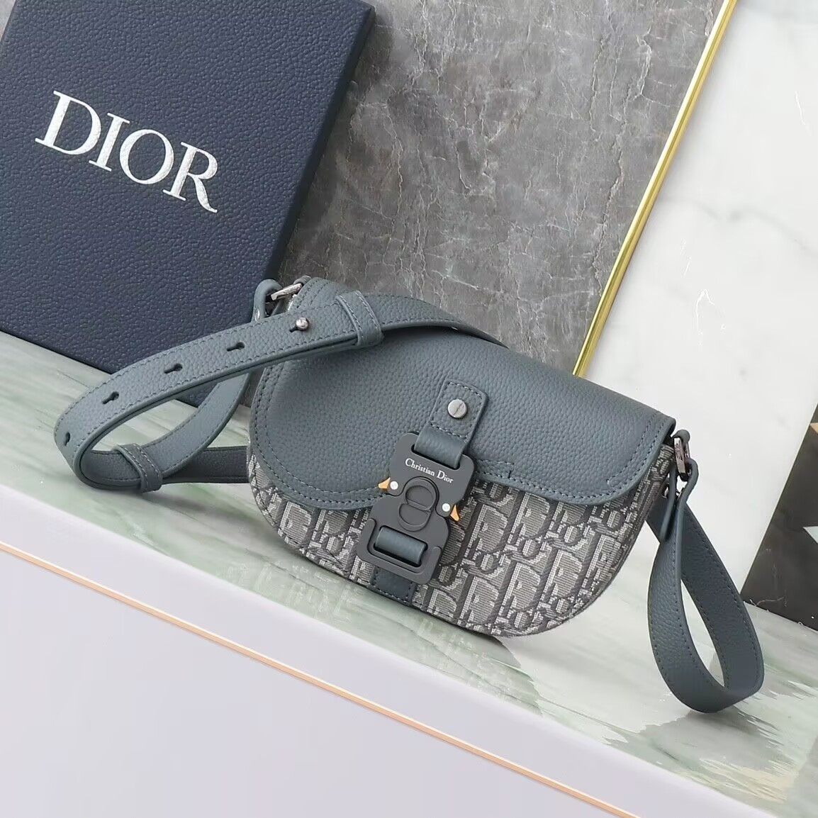 Dior Mini Saddle Messenger Bag With Flap 19.5x13x4.3cm