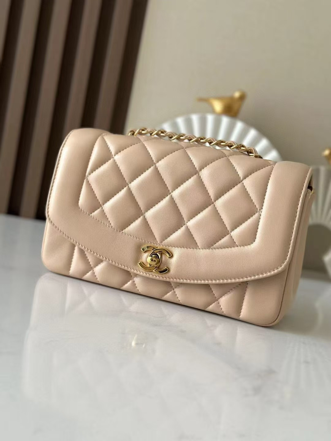 Chanel Small Diana Flap Bag Lambskin Gold Hardware 22.5x14x7cm