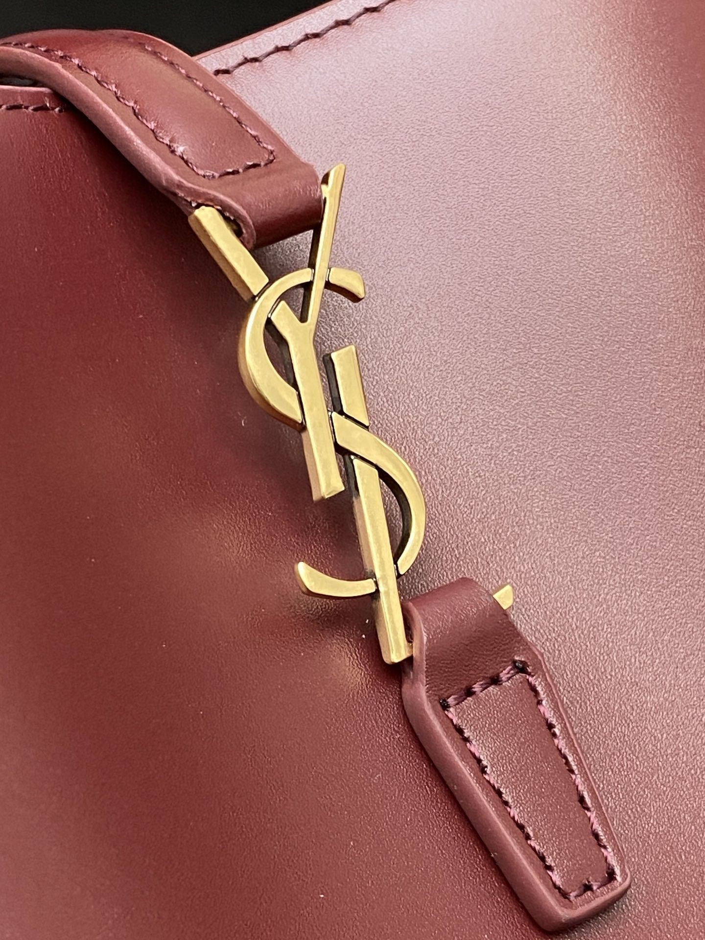 YSL LE 37 Mini (Shiny Leather) 15x13x6cm