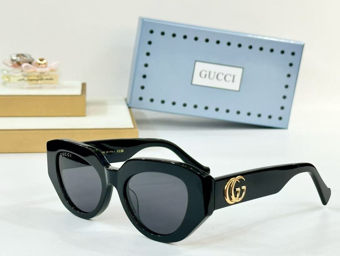 Gucci Glasses GG1843S