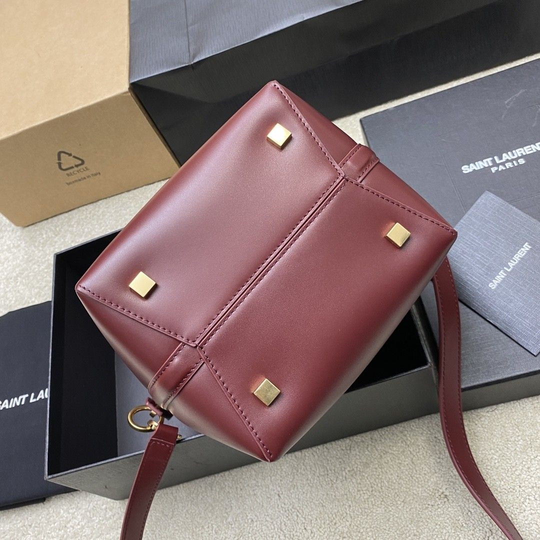 YSL LE 37 In Shiny Leather 17x20x13cm