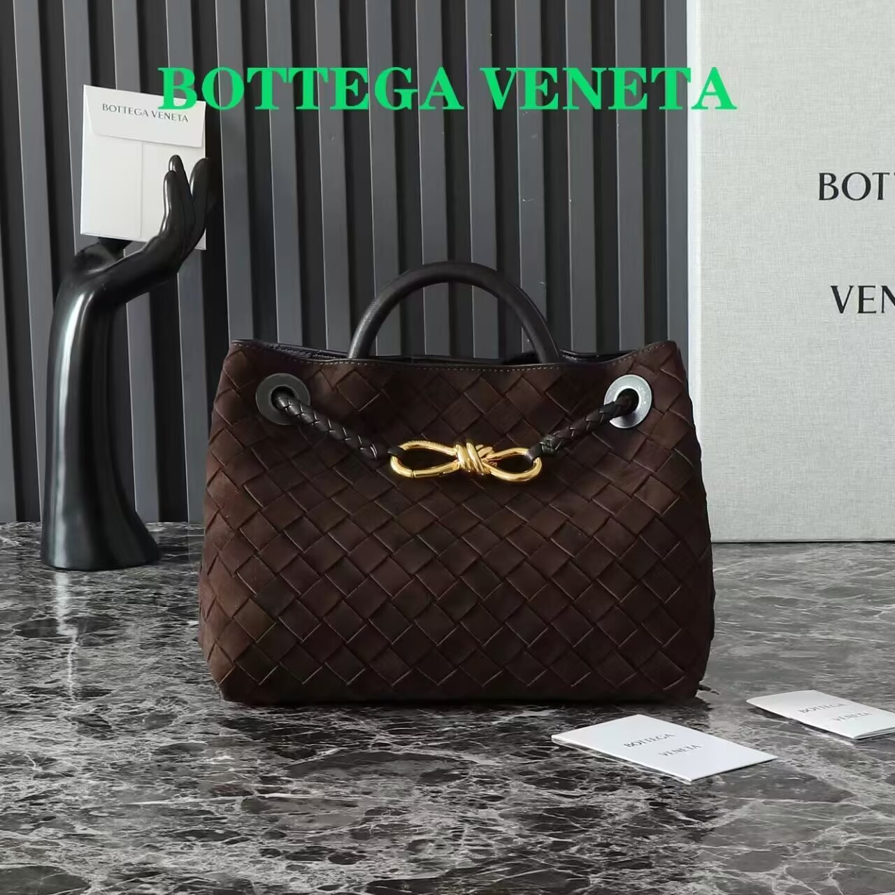 Bottega Veneta Small Andiamo 25x22x10.5cm