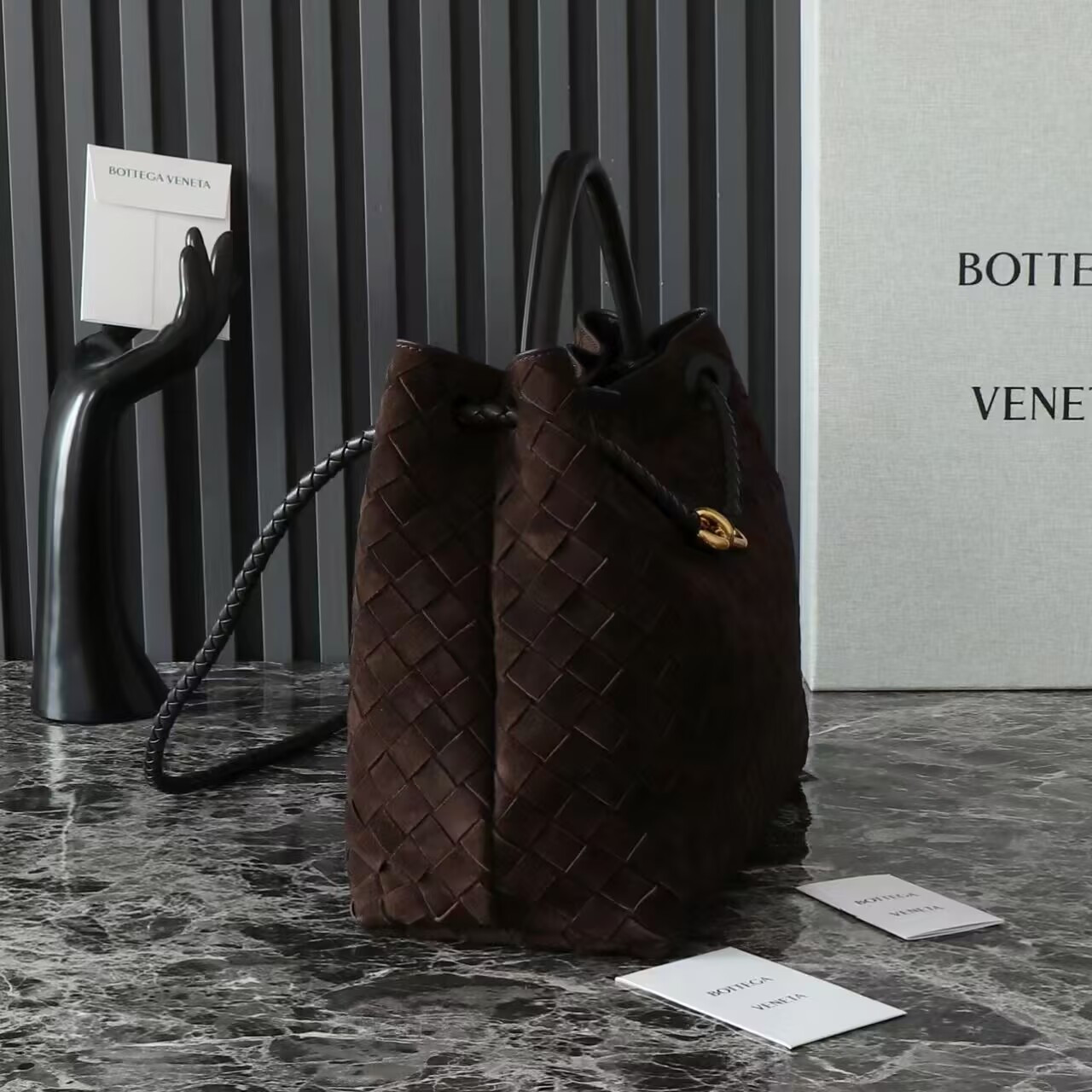 Bottega Veneta Medium Andiamo 32x25x11CM