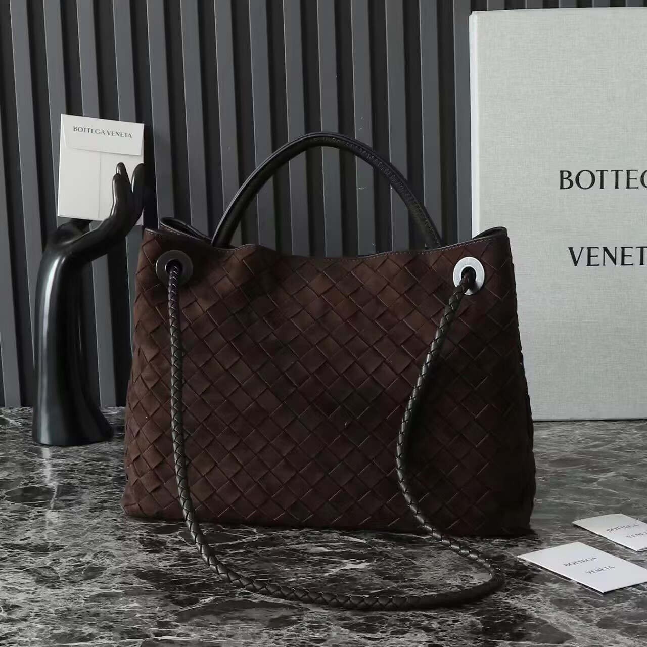 Bottega Veneta Medium Andiamo 32x25x11CM