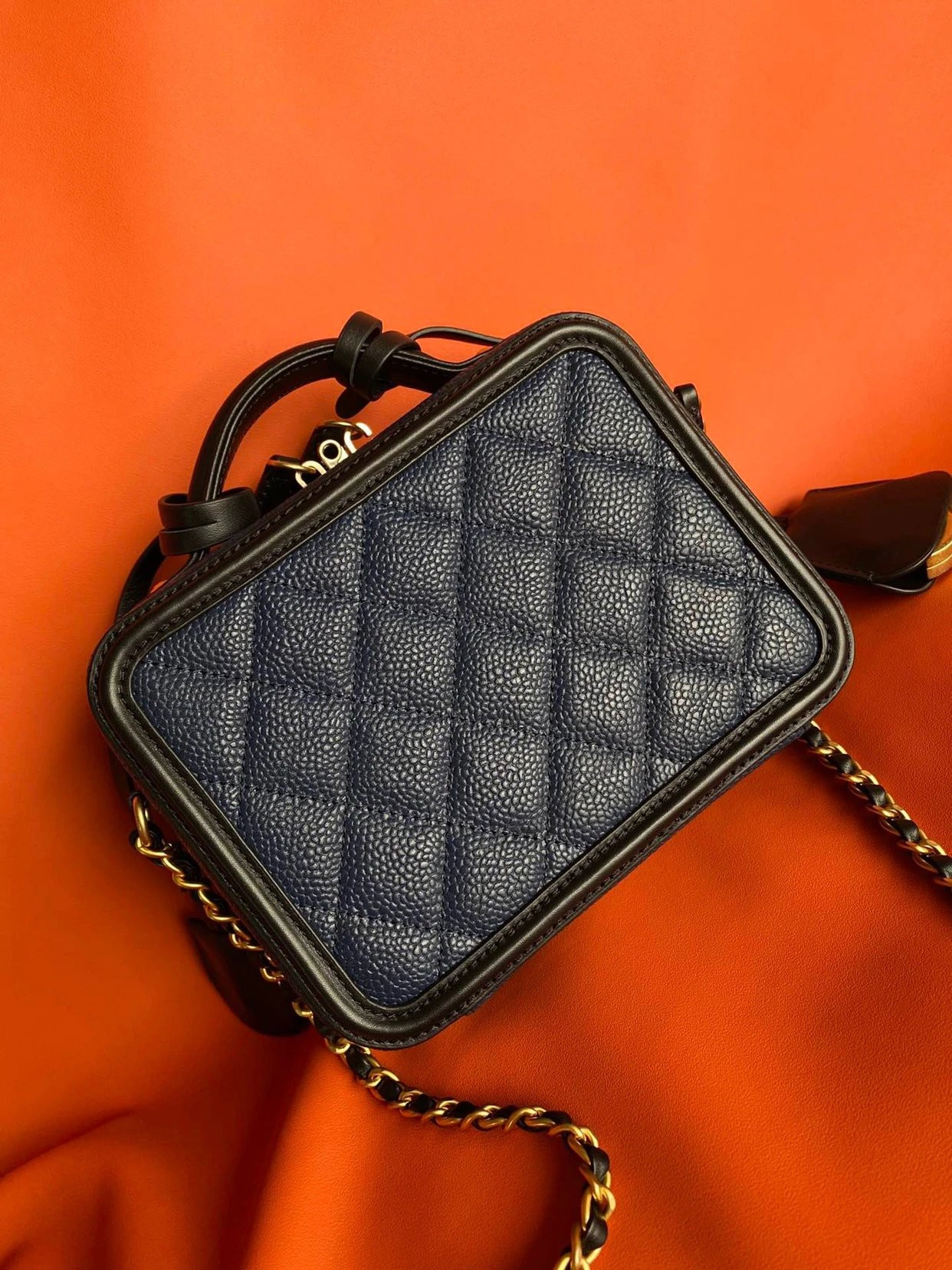 CHANEL VANITY CASE 17x7x13cm