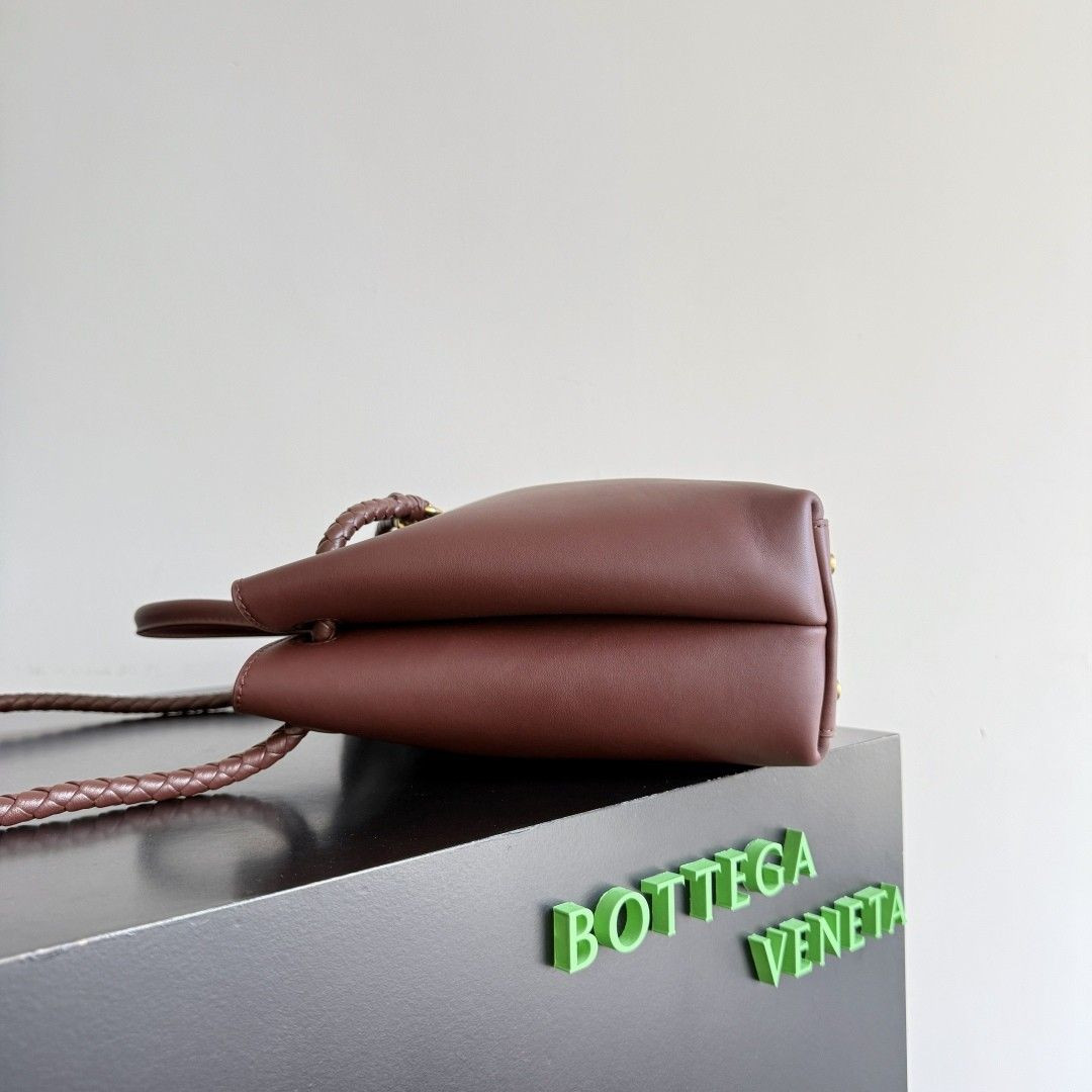 Bottega Veneta Medium Andiamo 32x25x11CM