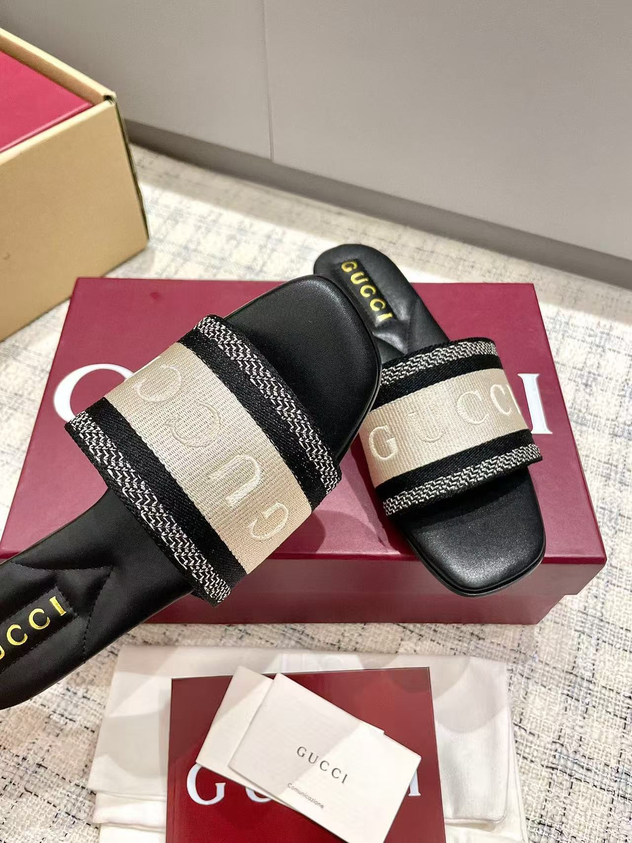 UA Gucci Women