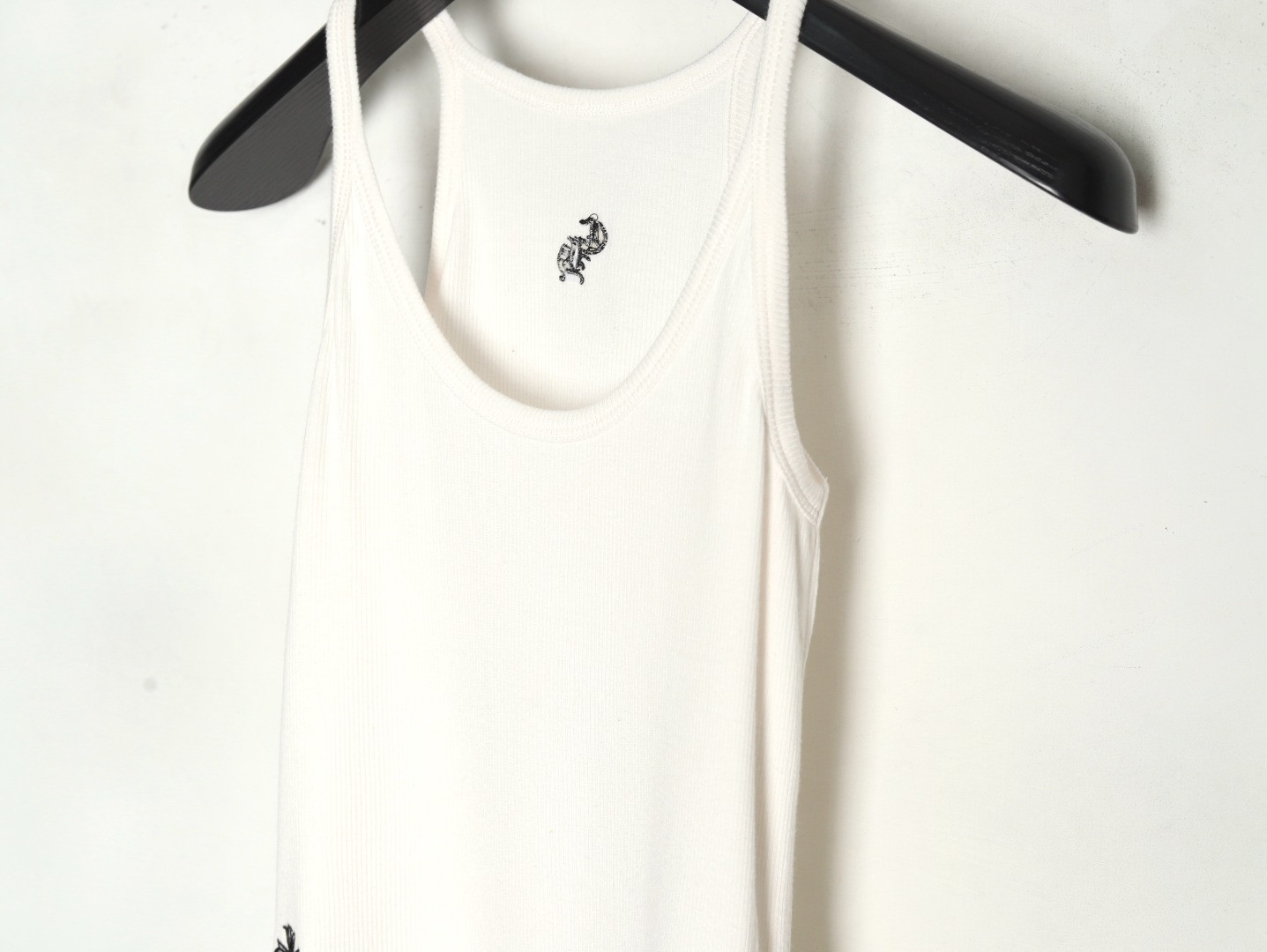 Ch*0me He**ts ch knitting vest