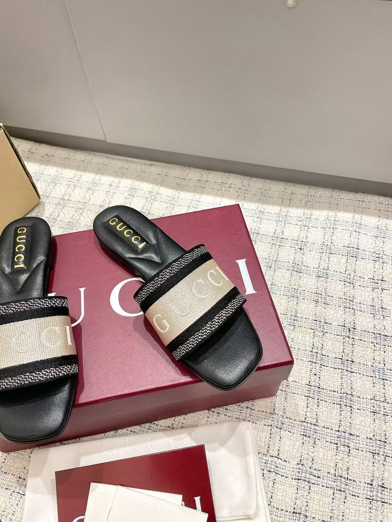 UA Gucci Women