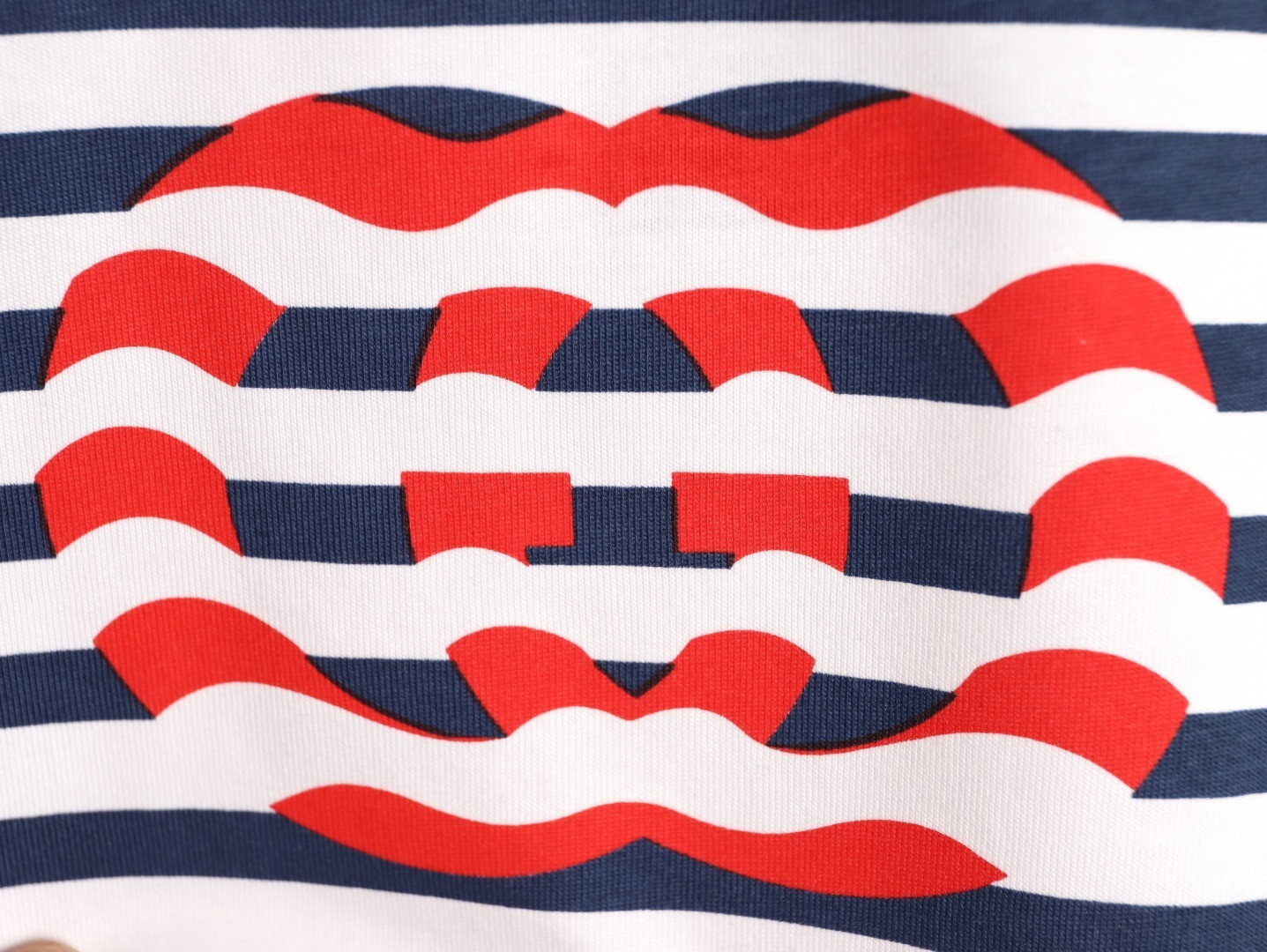 Gucci Long-sleeved T-shirt