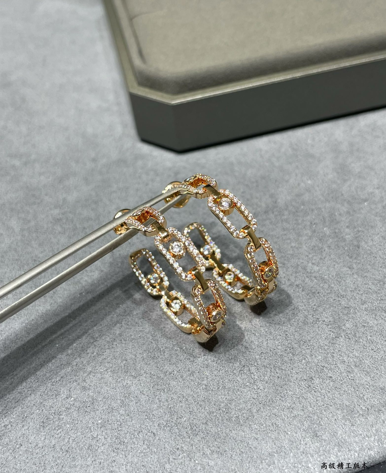 Messika Circle Moving Earrings