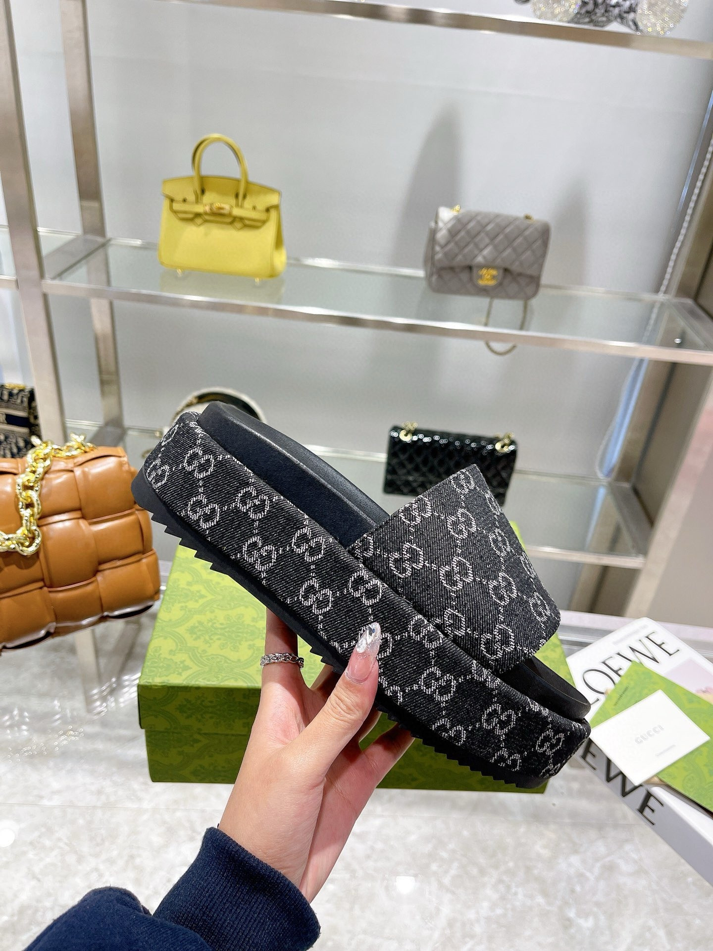 UA Gucci GG PLATFORM Slide Sandal