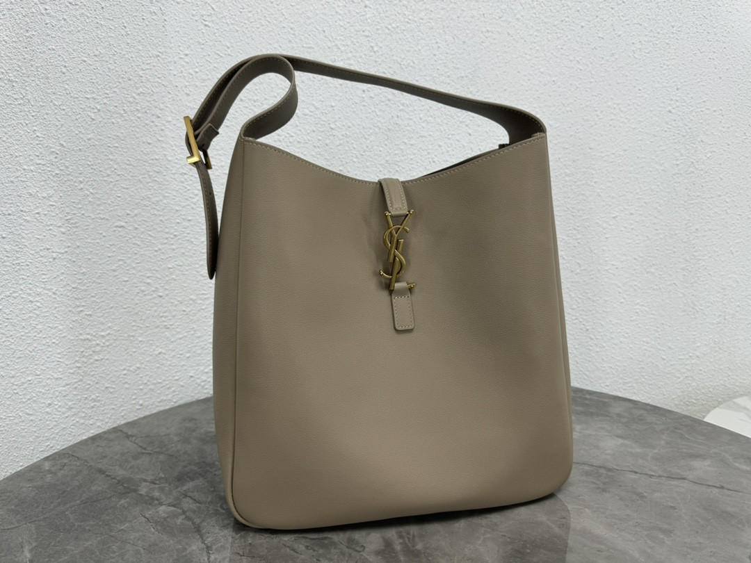 YSL LE 5 À 7 30 X 31 X 13 CM