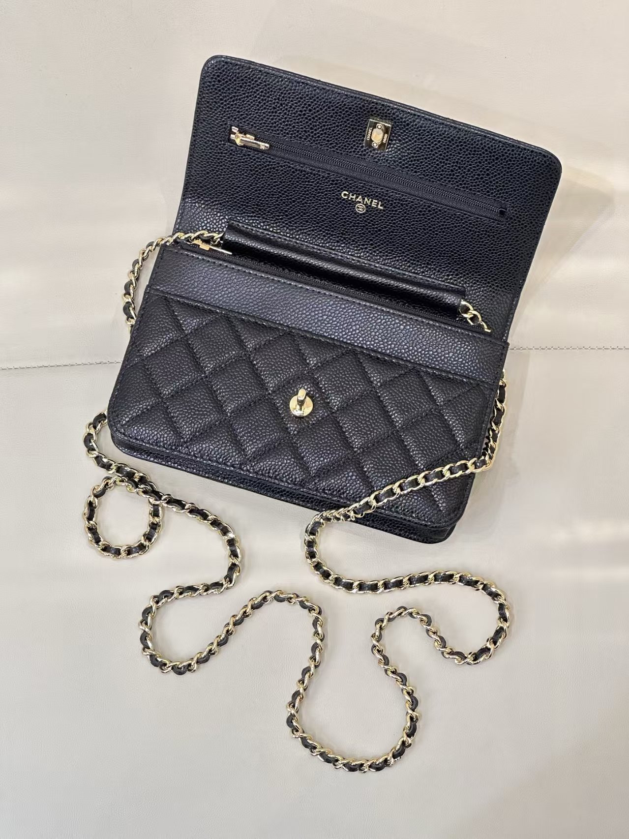 CHANEL WOC CLASSIC WALLET ON CHAIN 13x19cm