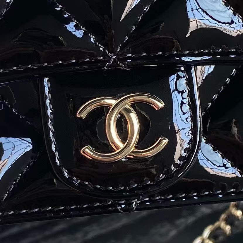 CHANEL Mini Classic Handbag With Top Handle 20x12x6cm