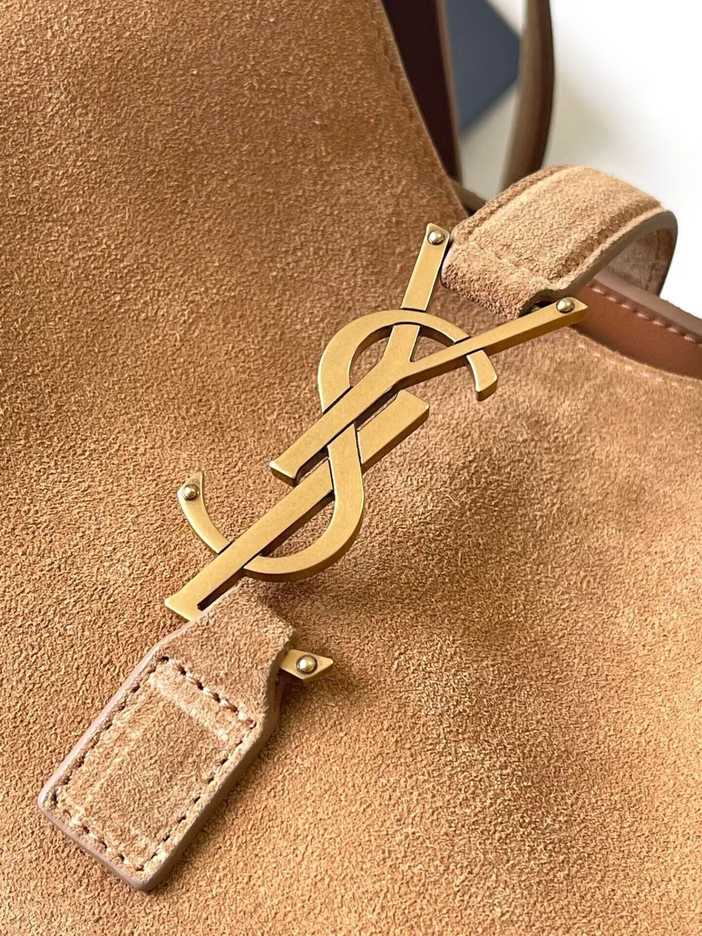 YSL le 5 à 7 bea in suede 50×28×18cm