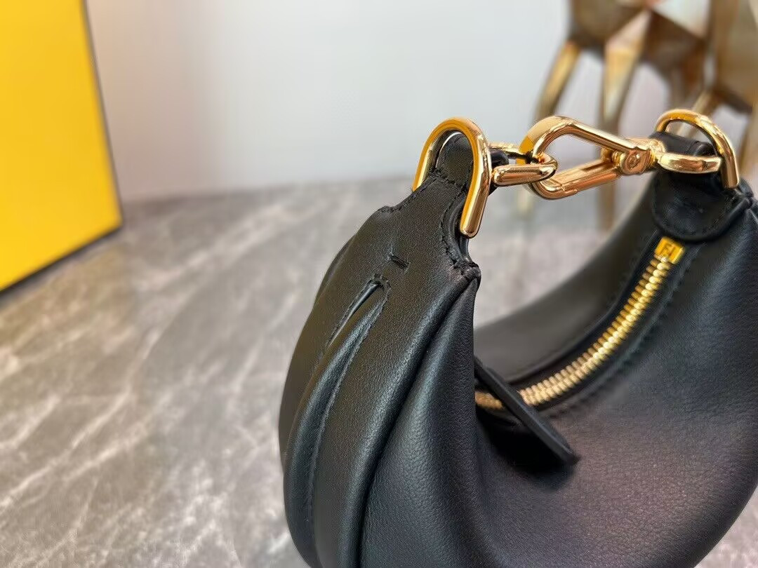 Fendi Nano Fendigraphy Hobo bag 14x5x16.5cm